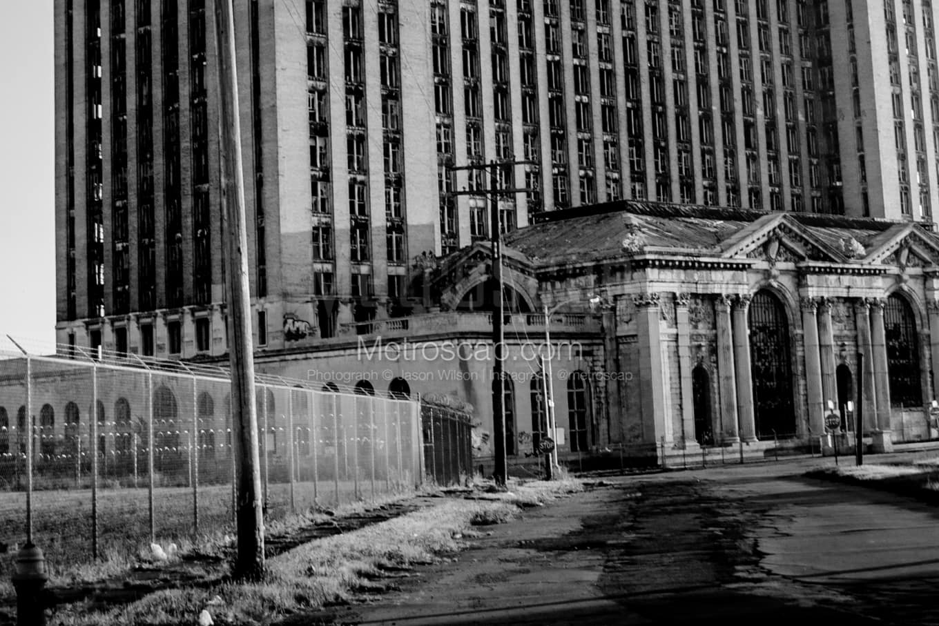 Black & White Detroit Architecture Pictures