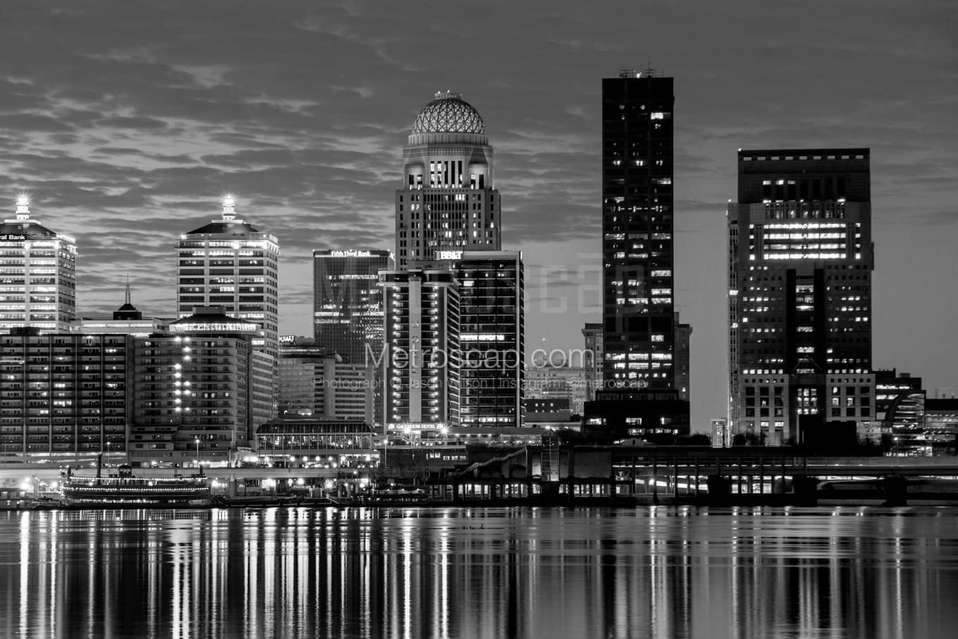 Black & White Louisville Architecture Pictures