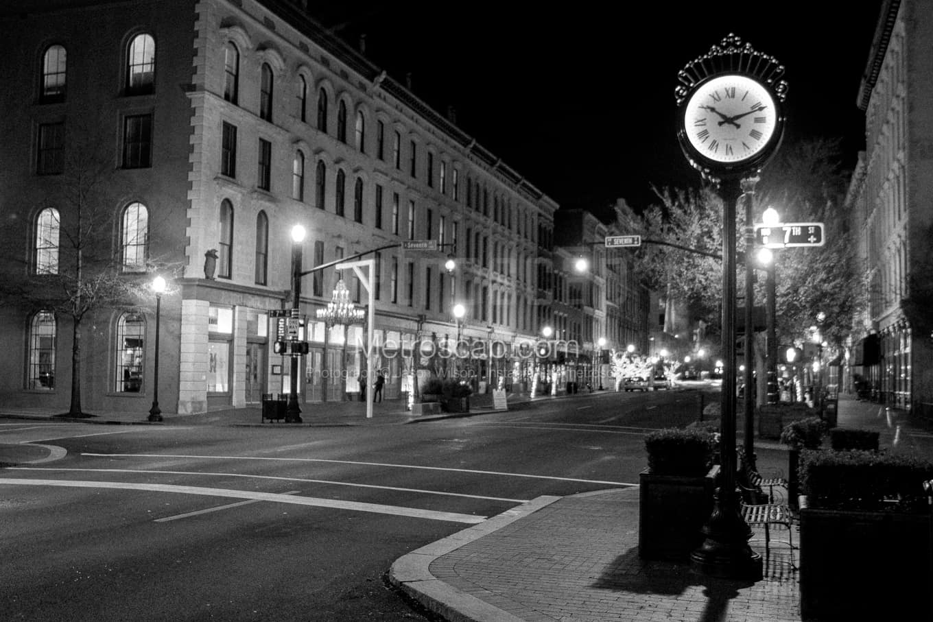 Black & White Louisville Architecture Pictures