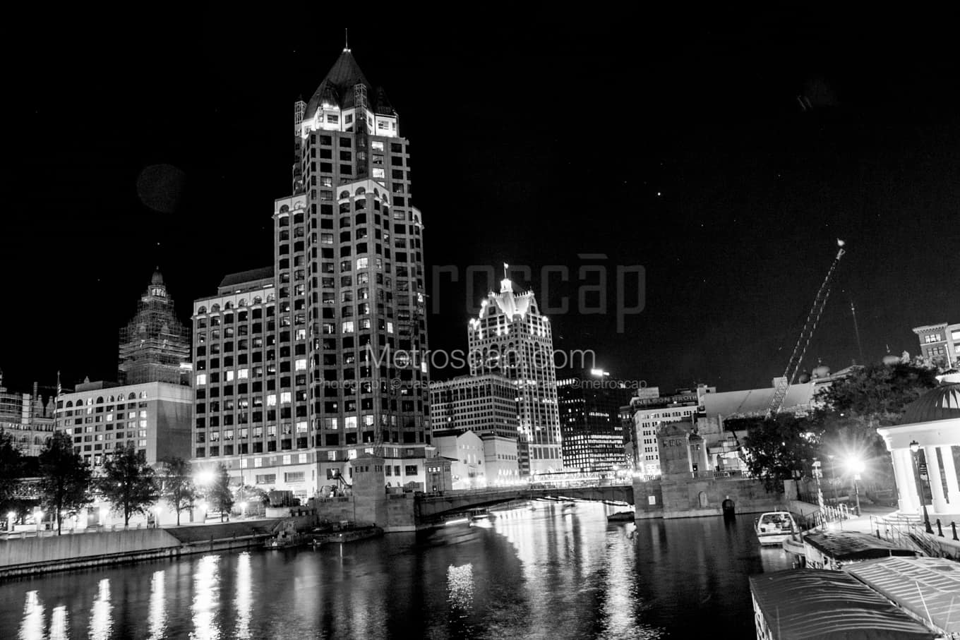 Black & White Milwaukee Architecture Pictures