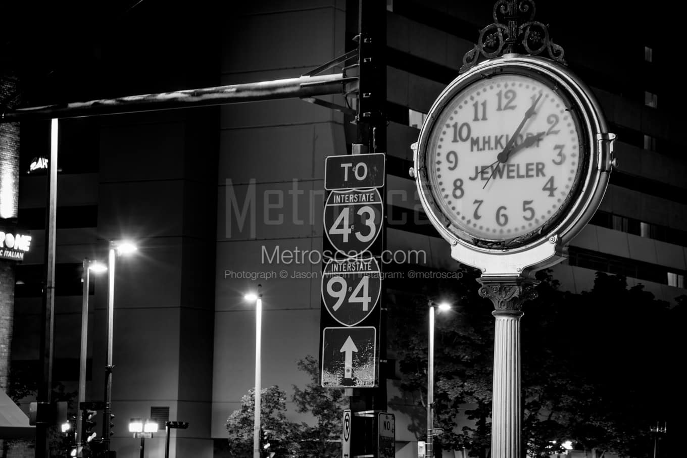 Black & White Milwaukee Architecture Pictures