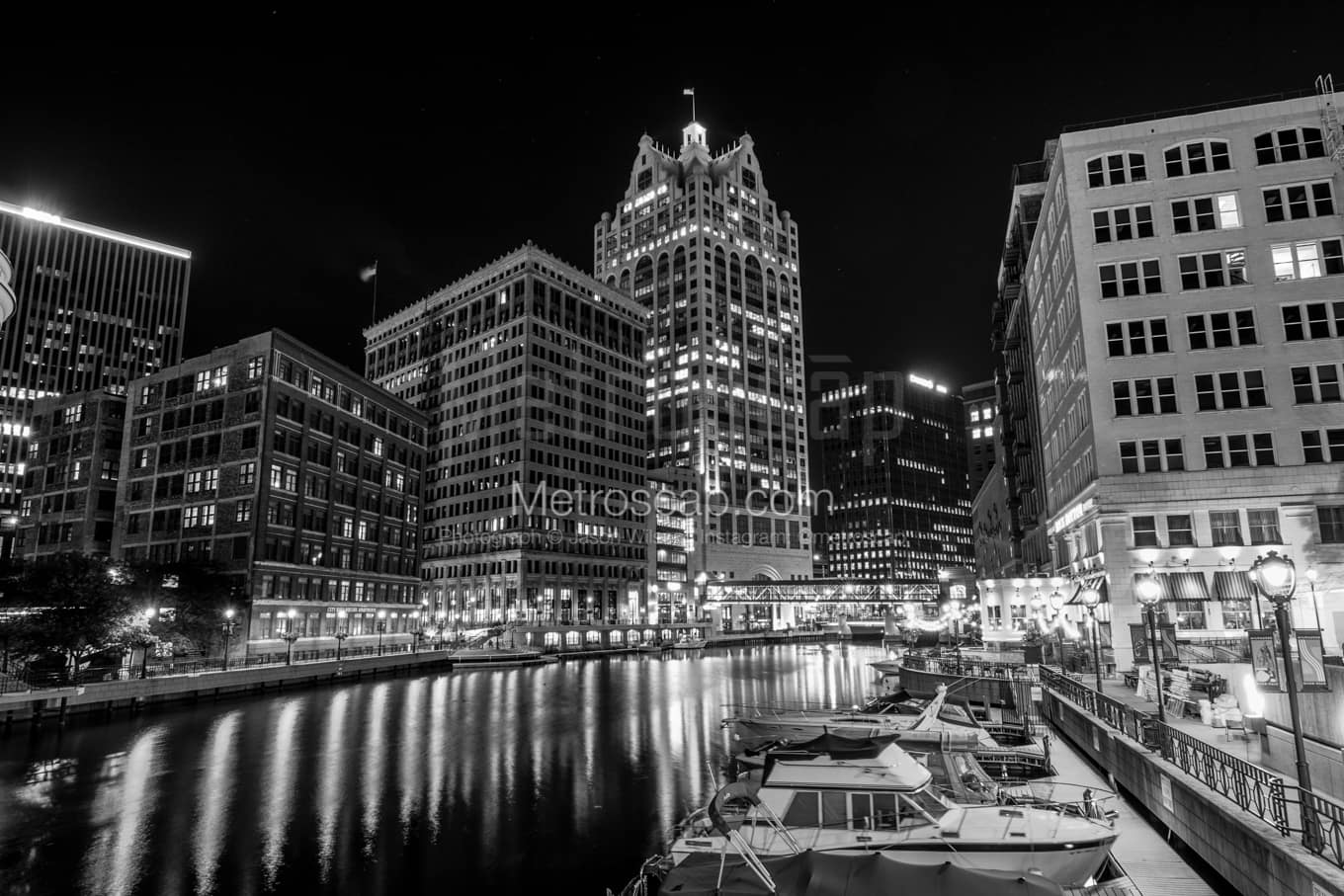 Black & White Milwaukee Architecture Pictures