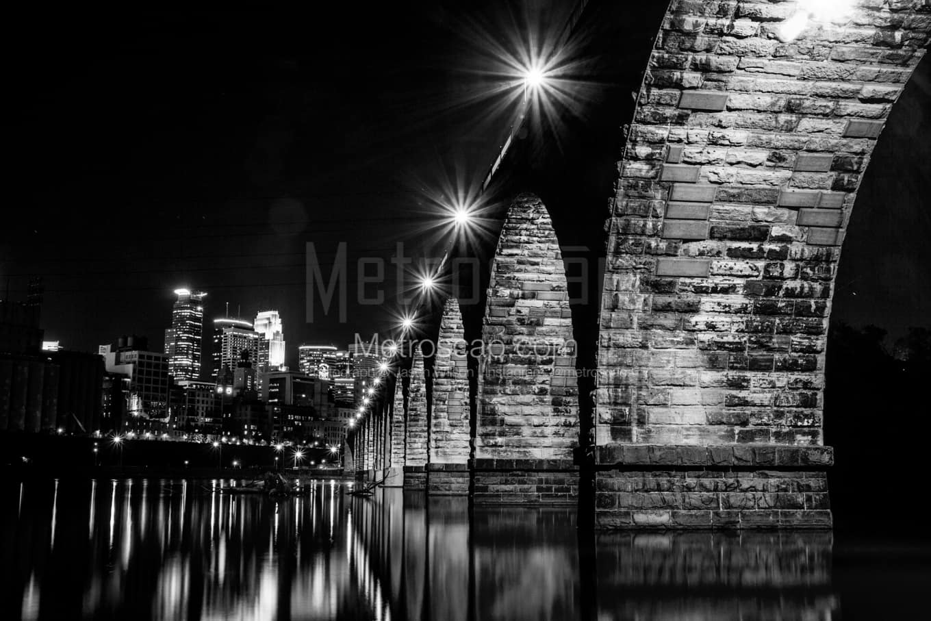 Black & White Minneapolis Architecture Pictures