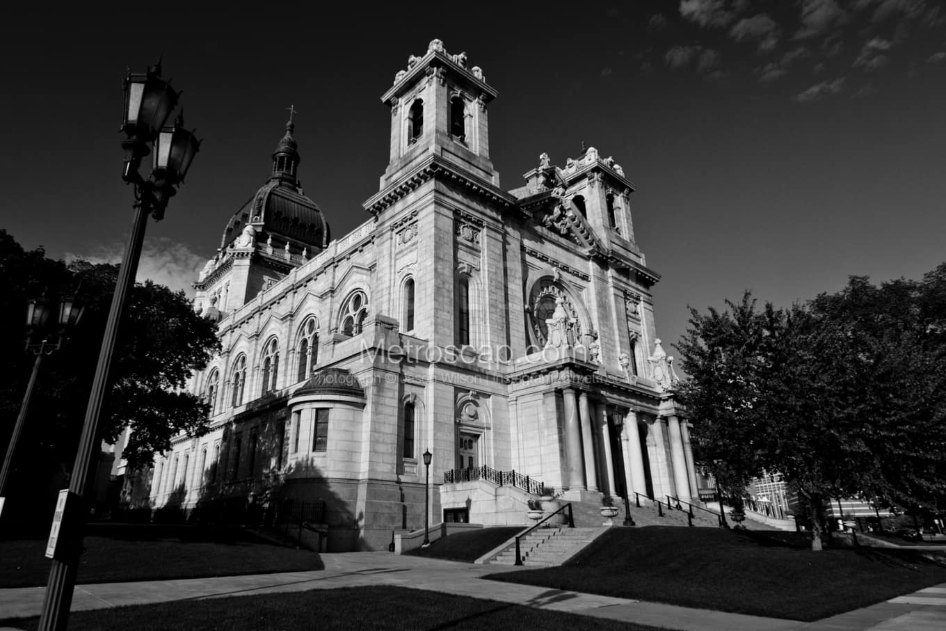 Black & White Minneapolis Architecture Pictures