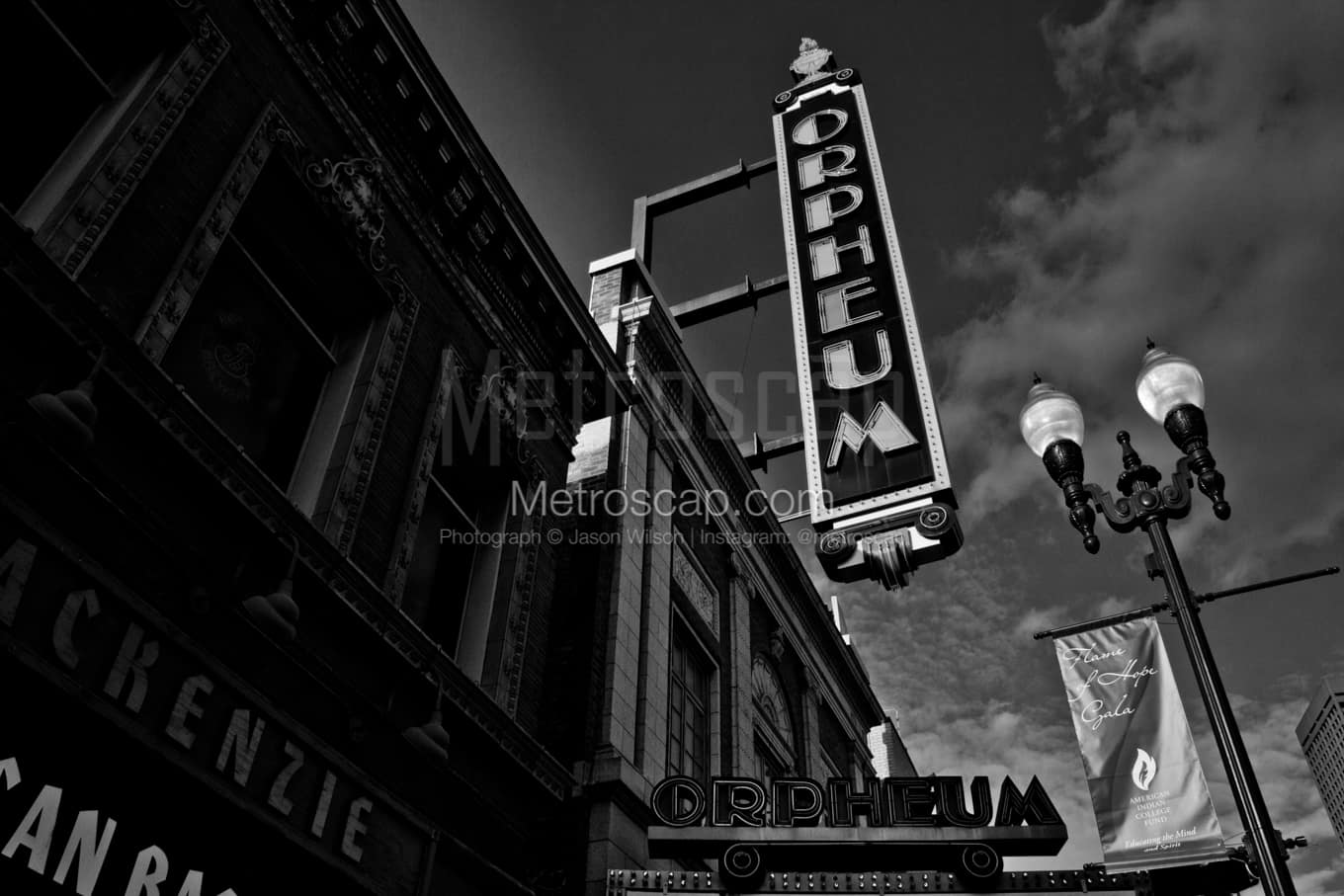 Black & White Minneapolis Architecture Pictures