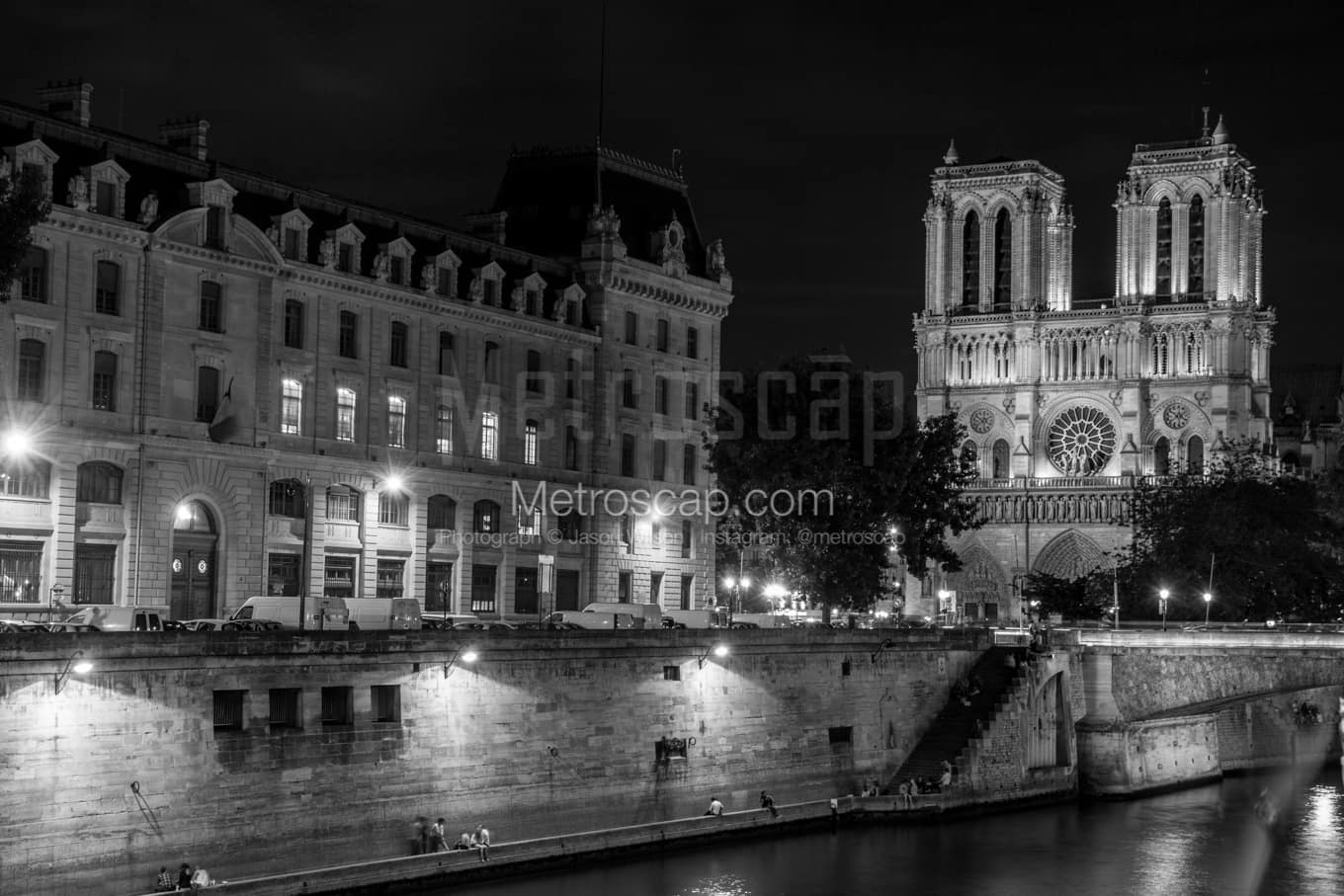 Black & White Paris Architecture Pictures