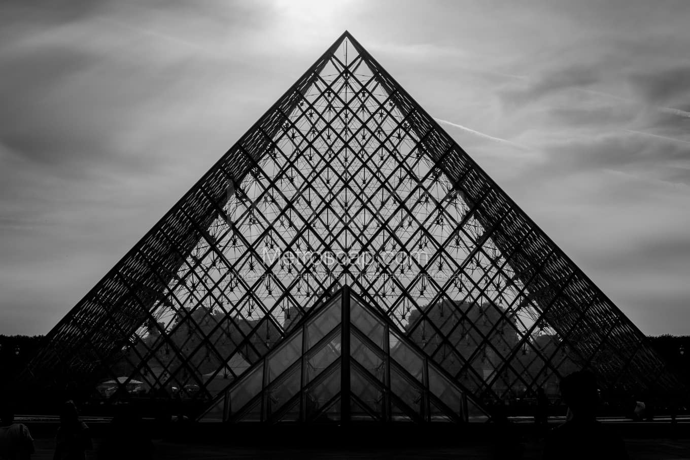 Black & White Paris Architecture Pictures