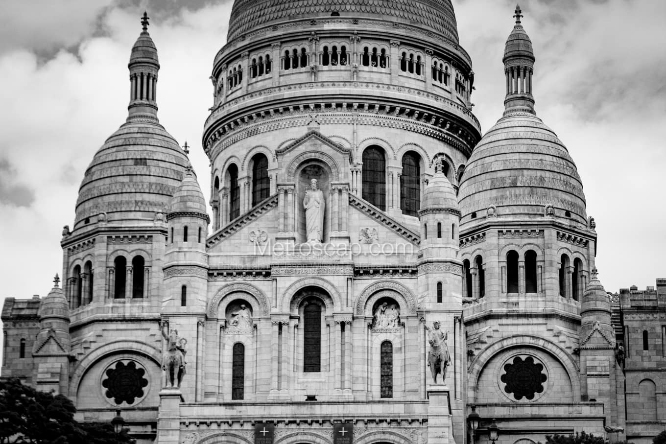 Black & White Paris Architecture Pictures