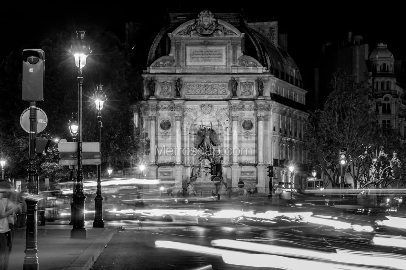 Black & White Paris Architecture Pictures