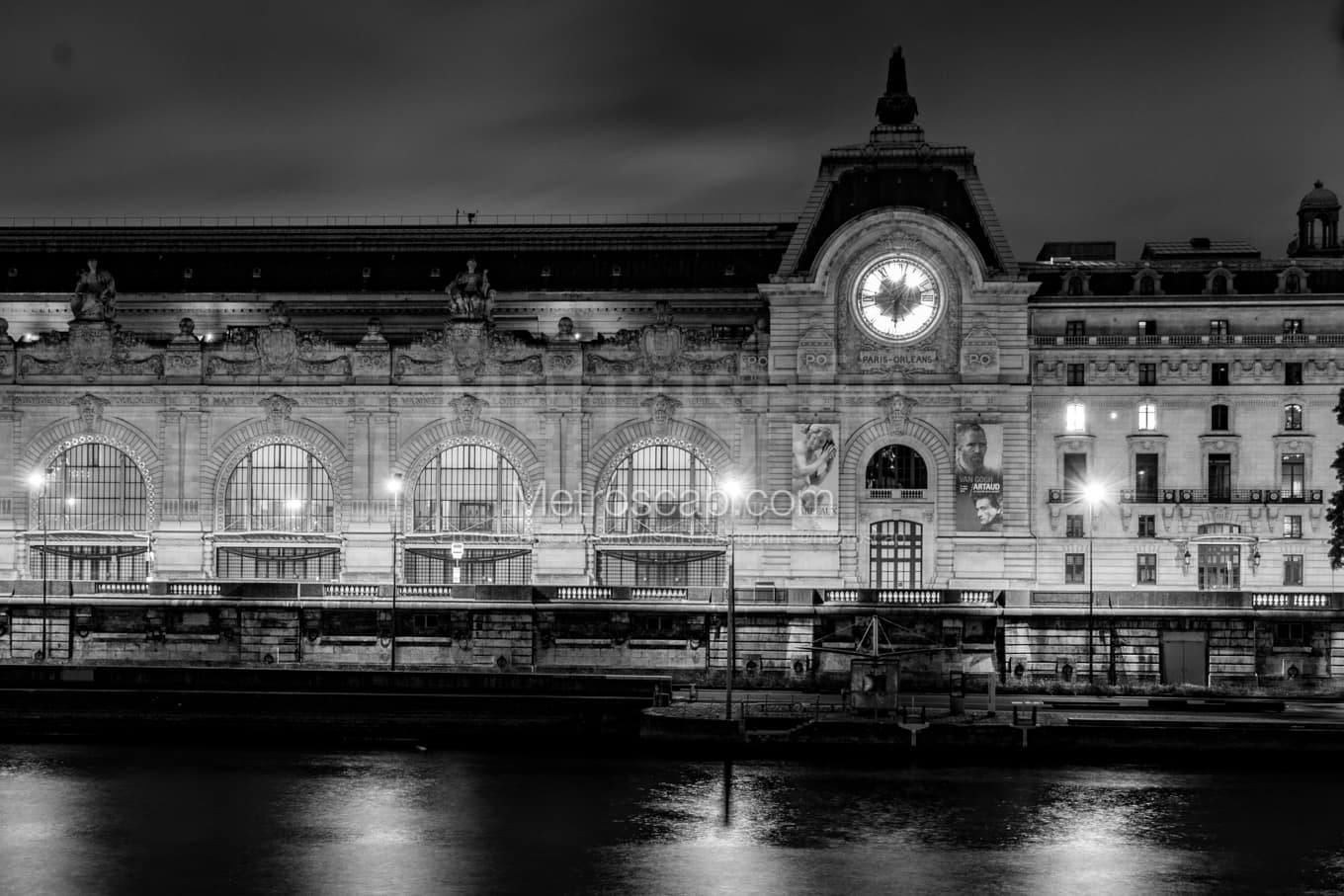 Black & White Paris Architecture Pictures