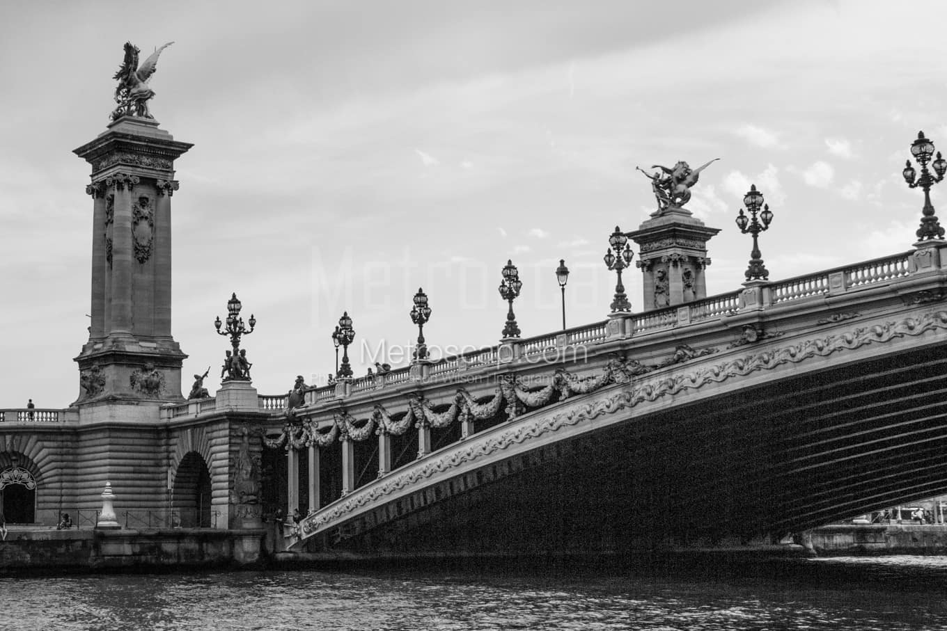 Black & White Paris Architecture Pictures