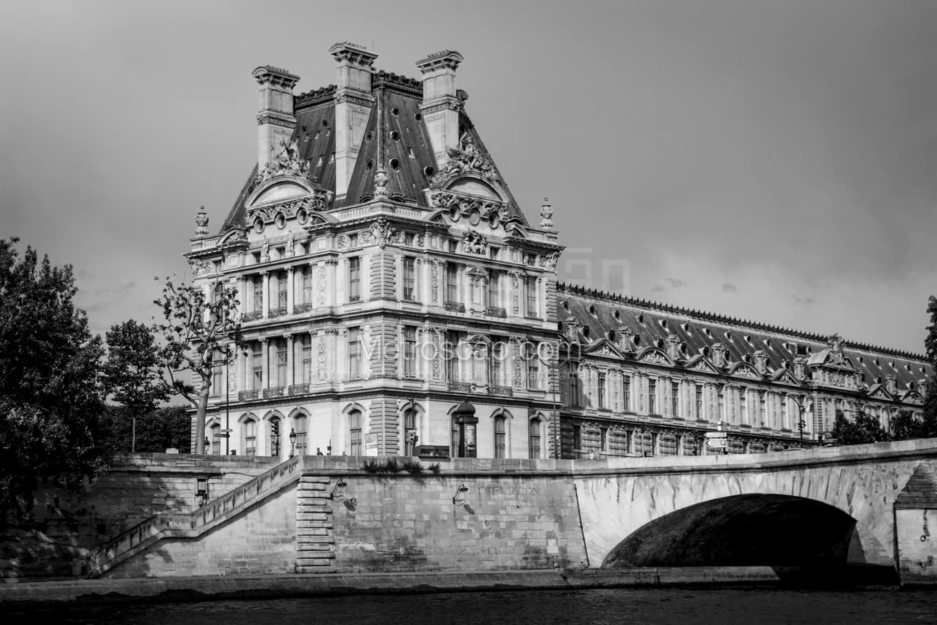 Black & White Paris Architecture Pictures