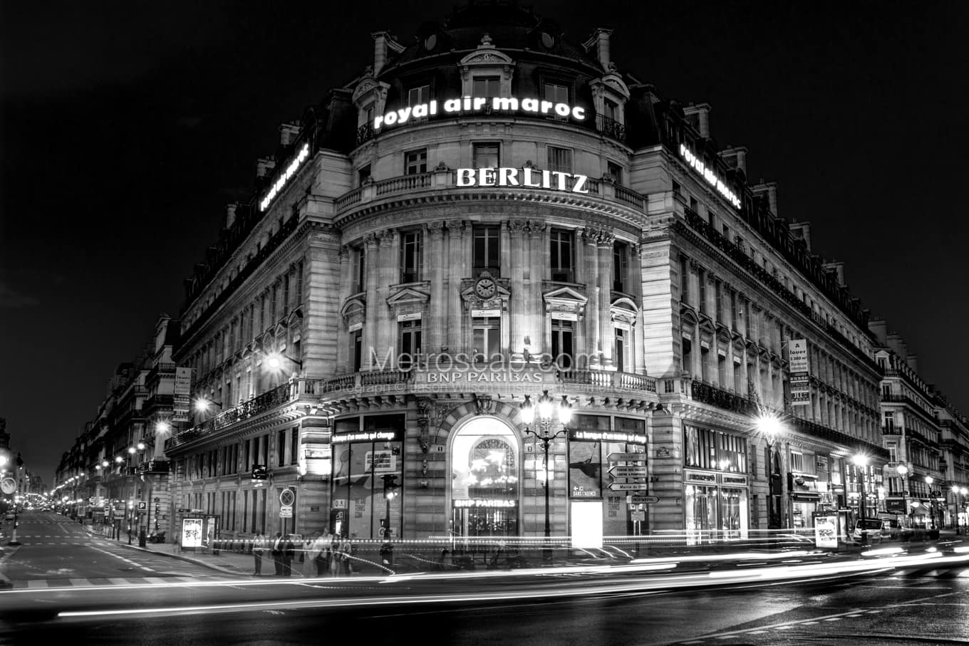 Black & White Paris Architecture Pictures