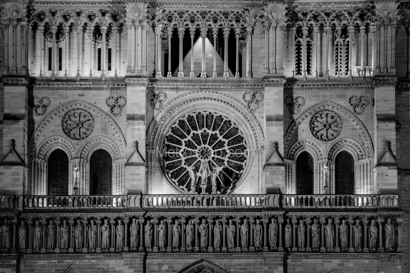 Black & White Paris Architecture Pictures