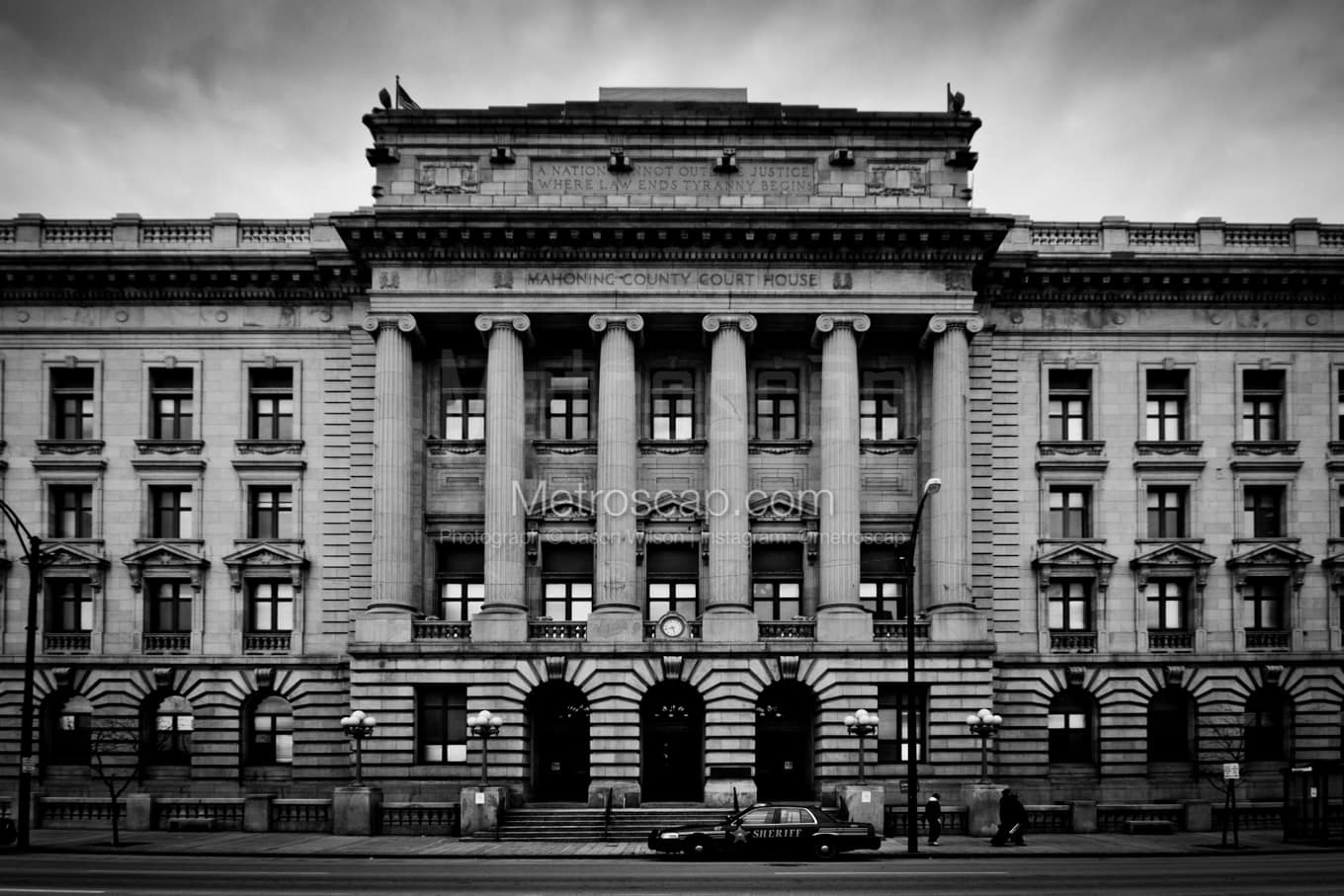 Black & White Youngstown Architecture Pictures